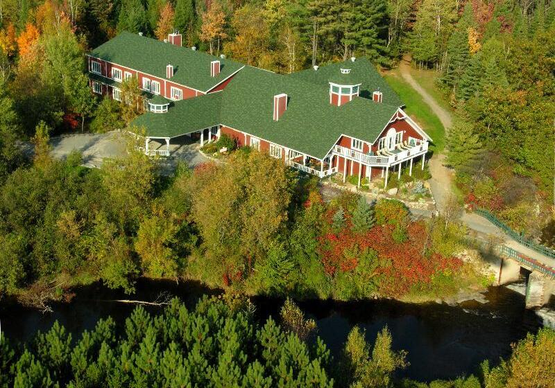 Отель Le Baluchon Ecovillegiature