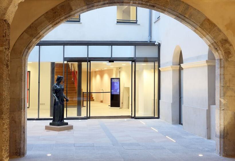 Отель Logis Hôtel Les Ii Mas Perpignan Sud