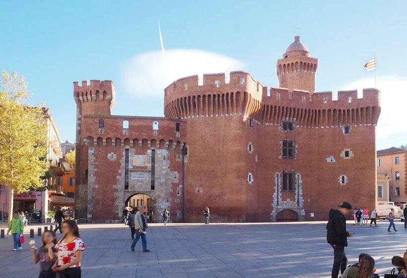 Отель Logis Hôtel Les Ii Mas Perpignan Sud