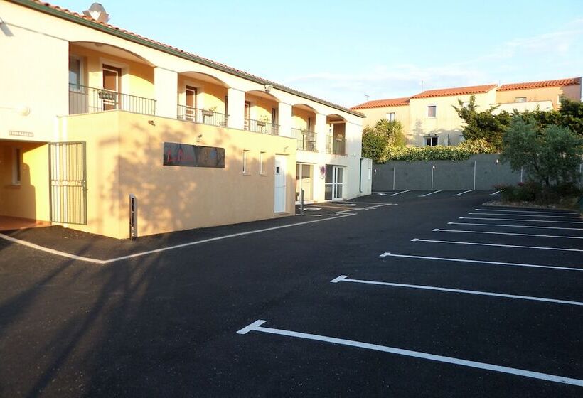 Отель Logis Hôtel Les Ii Mas Perpignan Sud