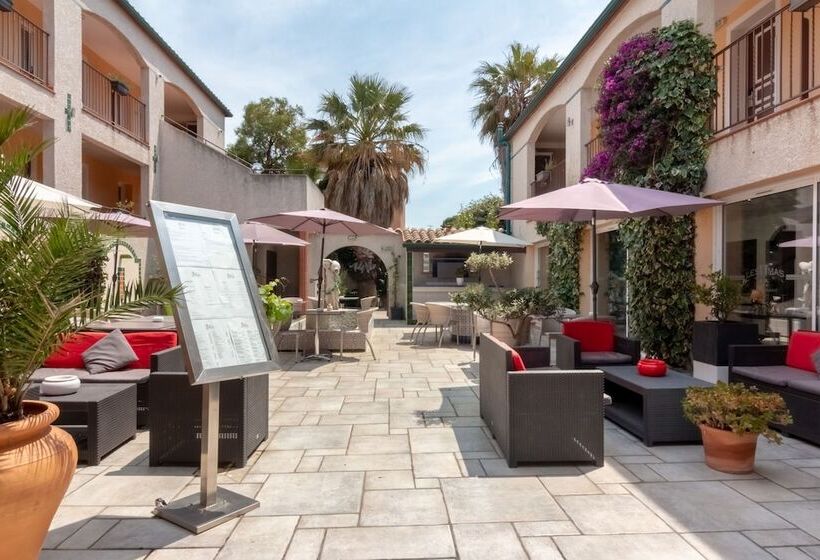 Отель Logis Hôtel Les Ii Mas Perpignan Sud