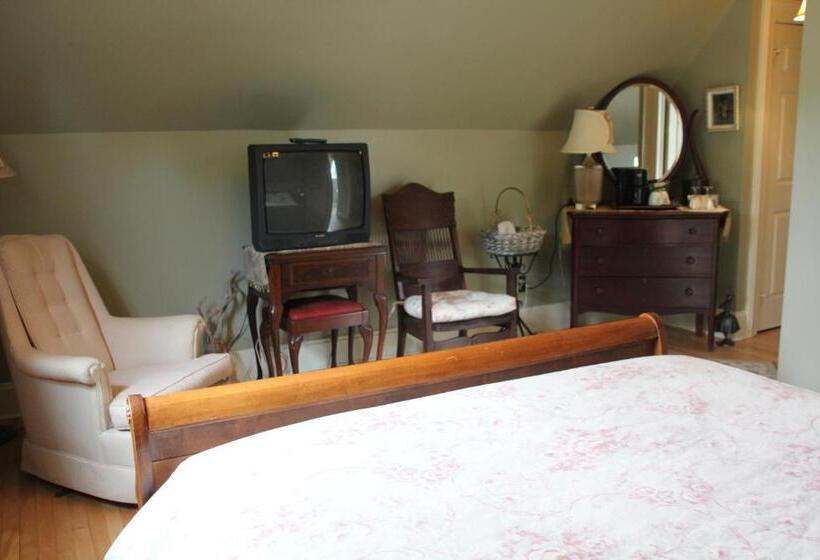 Отель Lynwood Inn