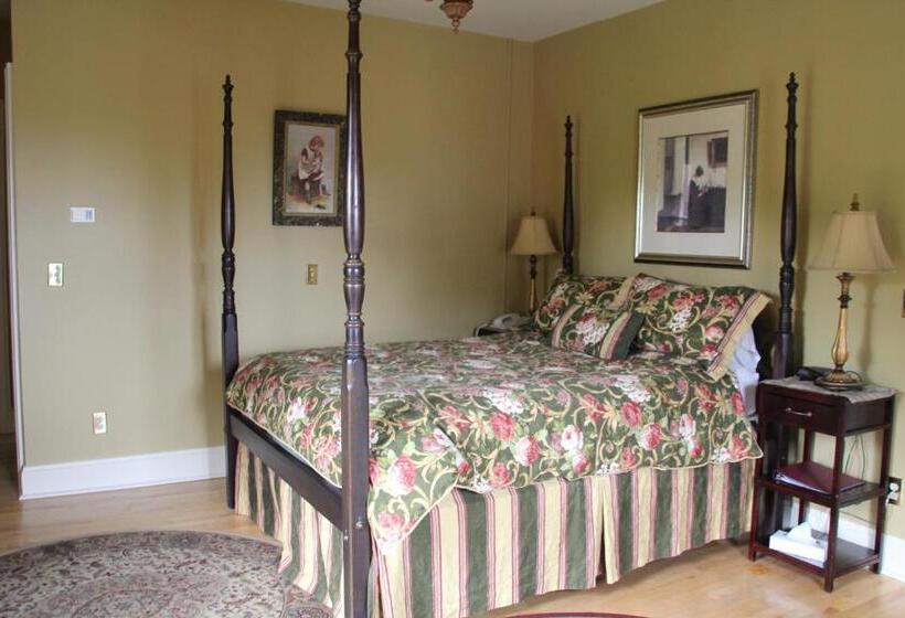 Отель Lynwood Inn