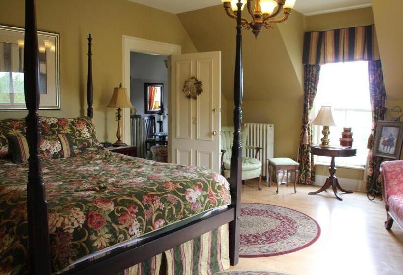 Отель Lynwood Inn