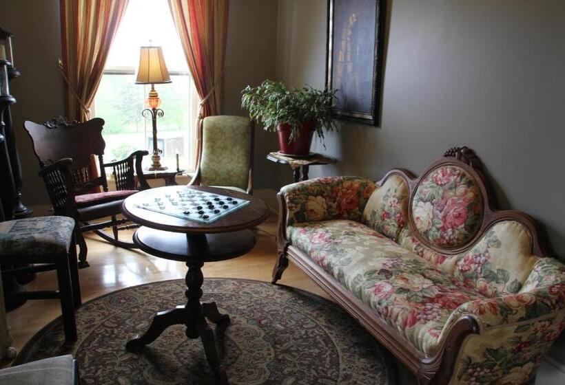 Отель Lynwood Inn