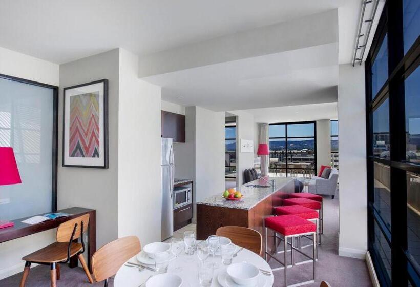 בית מלון כפרי Mantra Hindmarsh Square