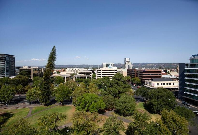 هتل Mantra Hindmarsh Square