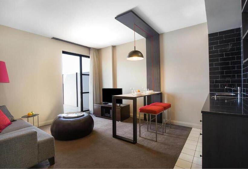 هتل Mantra Hindmarsh Square