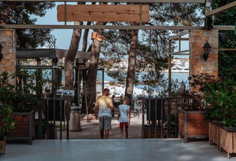 فندق Matilde Beach Resort