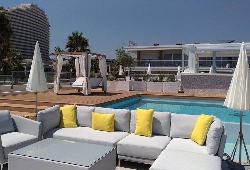 호텔 Mercure Villeneuve Loubet Plage