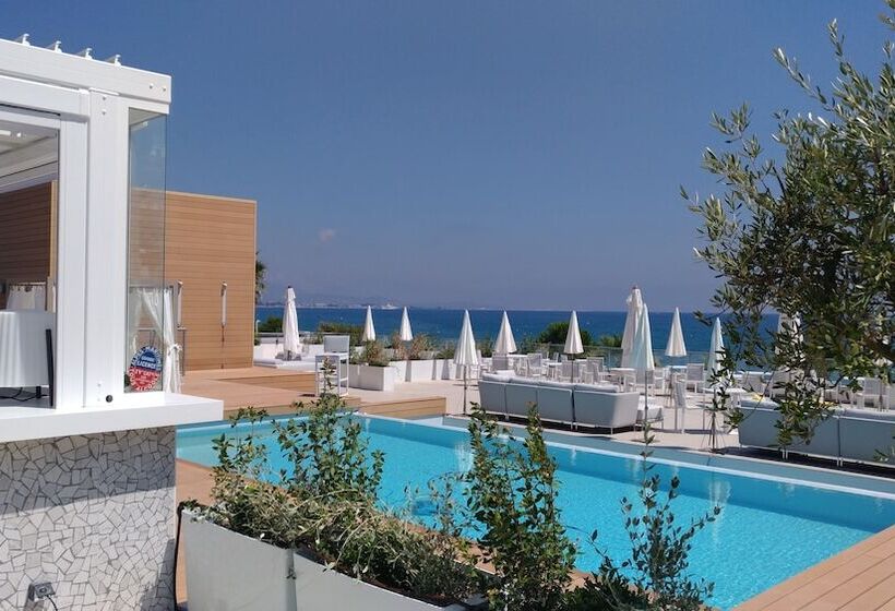 호텔 Mercure Villeneuve Loubet Plage