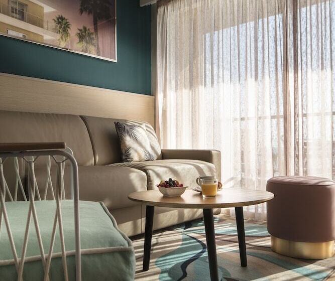 호텔 Mercure Villeneuve Loubet Plage