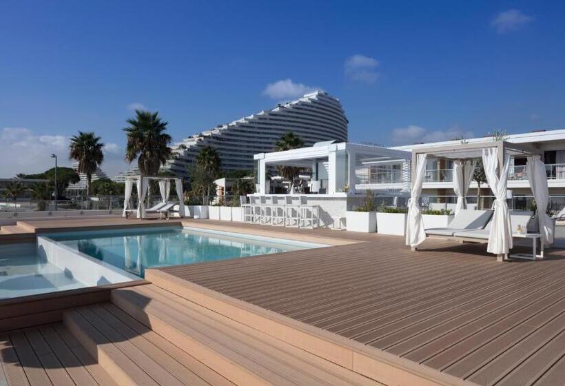 호텔 Mercure Villeneuve Loubet Plage