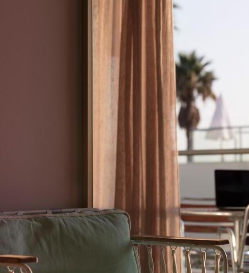 호텔 Mercure Villeneuve Loubet Plage