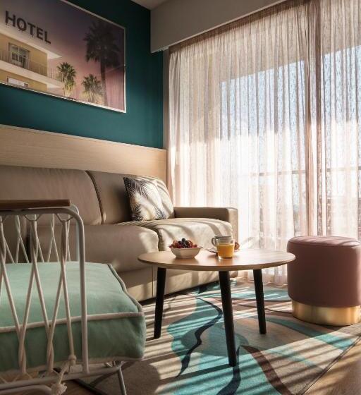 호텔 Mercure Villeneuve Loubet Plage