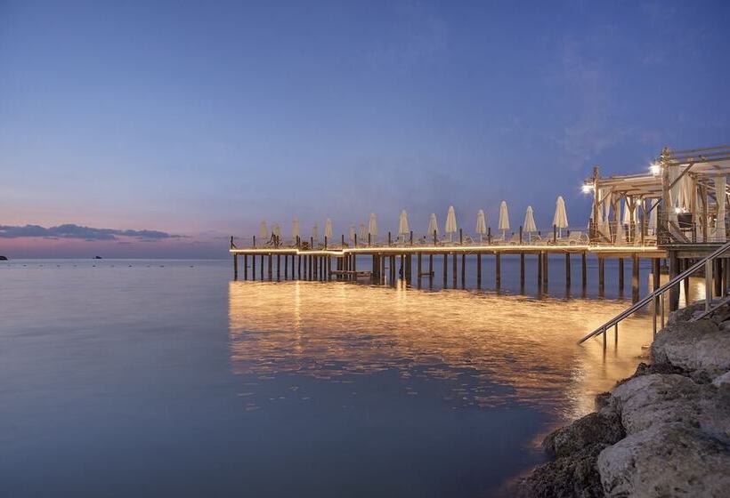 Merit Crystal Cove Hotel Casino & Spa