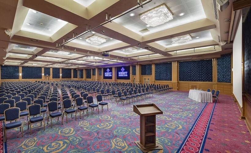 Merit Crystal Cove Hotel Casino & Spa