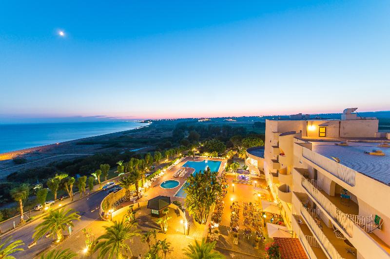 فندق Paradise Beach Resort