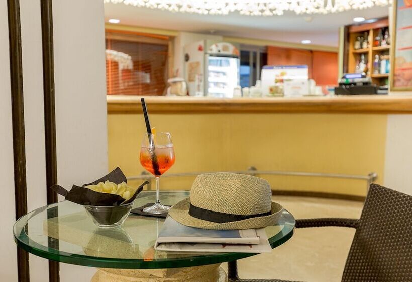 فندق Paradise Beach Resort