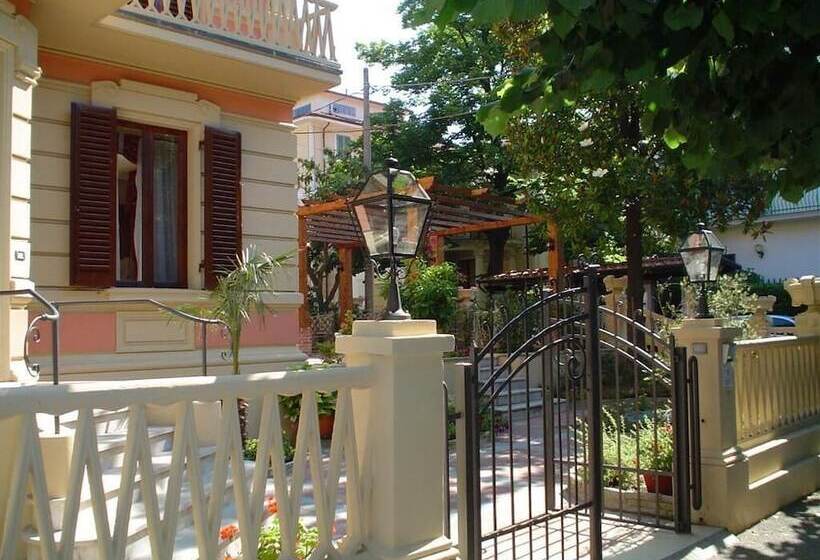 בית מלון כפרי Petit Chateau