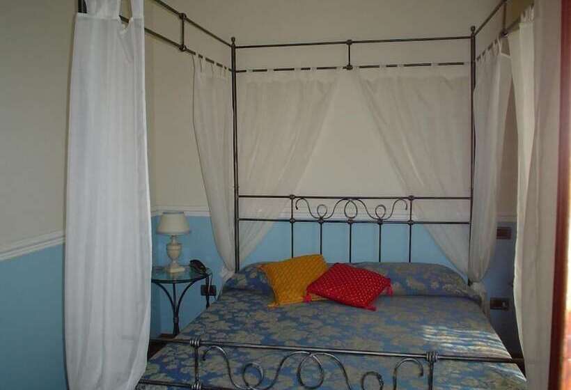 בית מלון כפרי Petit Chateau