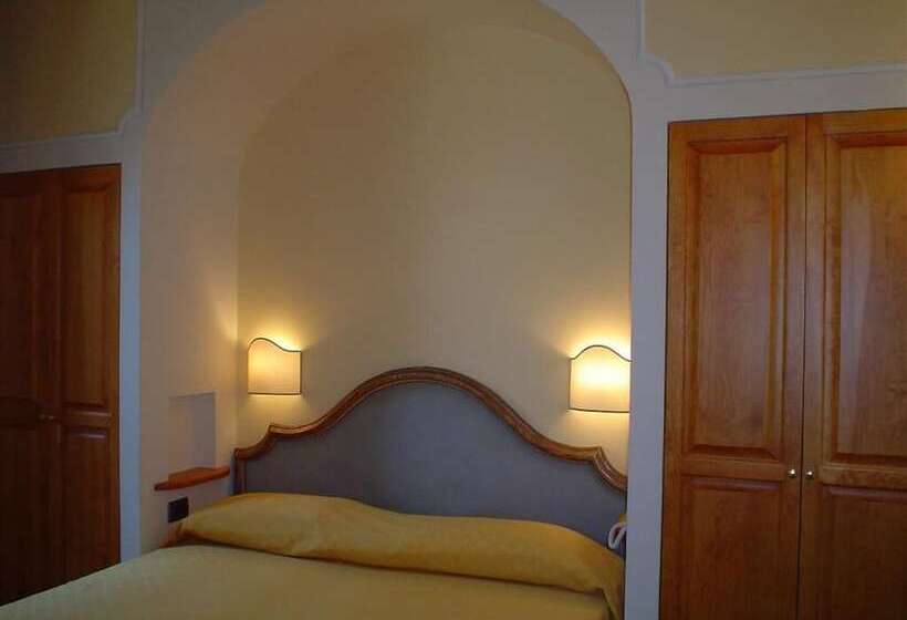 בית מלון כפרי Petit Chateau