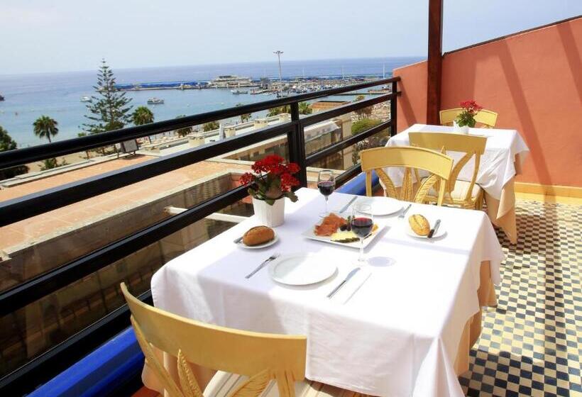 בית מלון כפרי Reveron Plaza