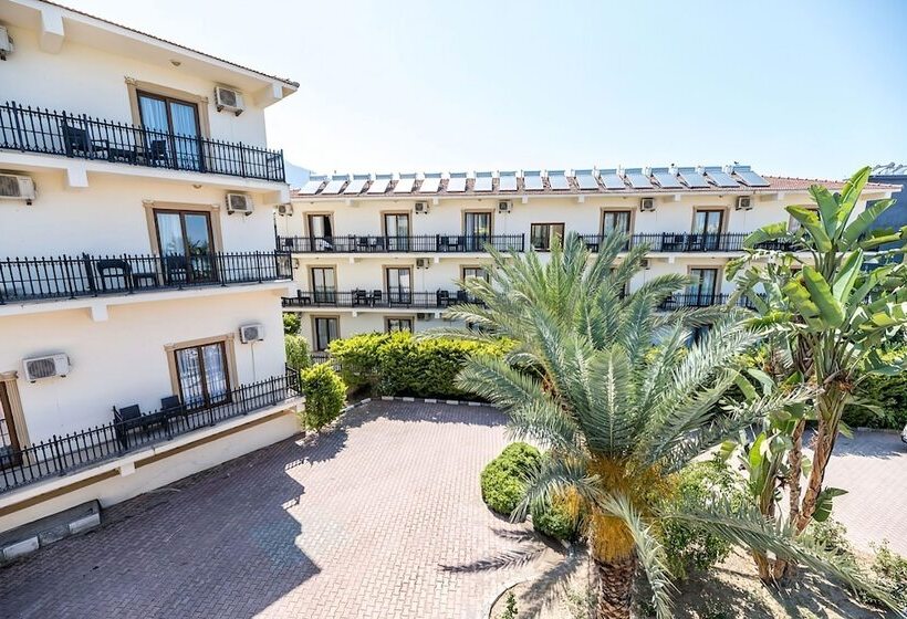 בית מלון כפרי Riverside Garden Resort