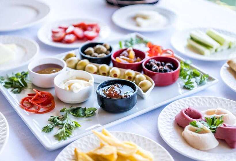 فندق Riverside Garden Resort