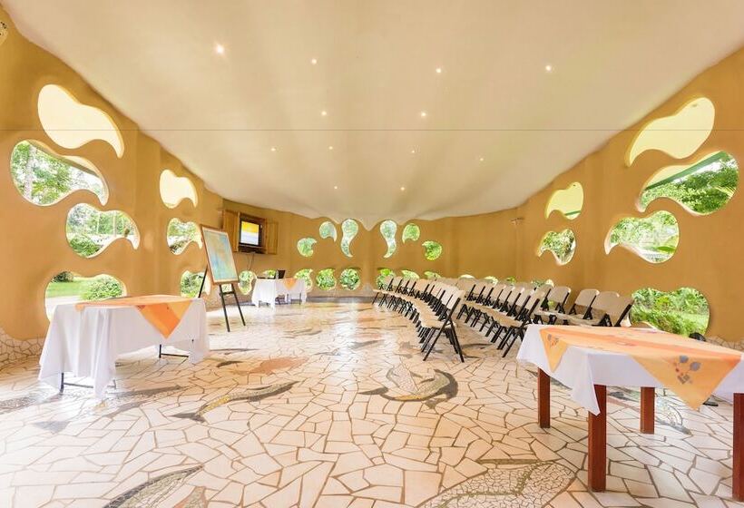 乡村酒店  Laguna Lodge Tortuguero