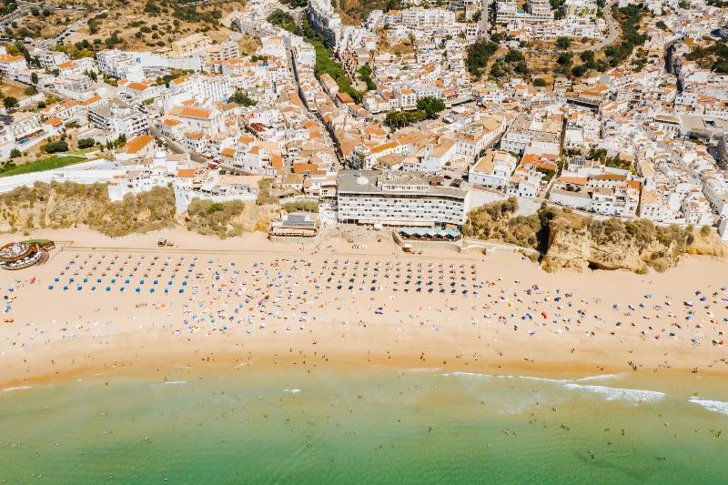 Отель Sol e Mar Albufeira - Adults Only