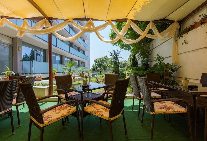 Sol Marina Palace Hotel All Inclusive & Adults Only