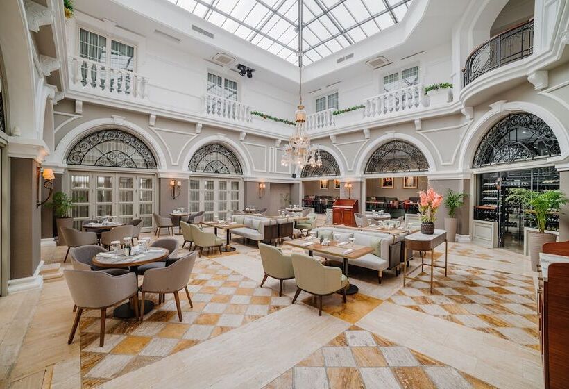 فندق The Arkin Colony