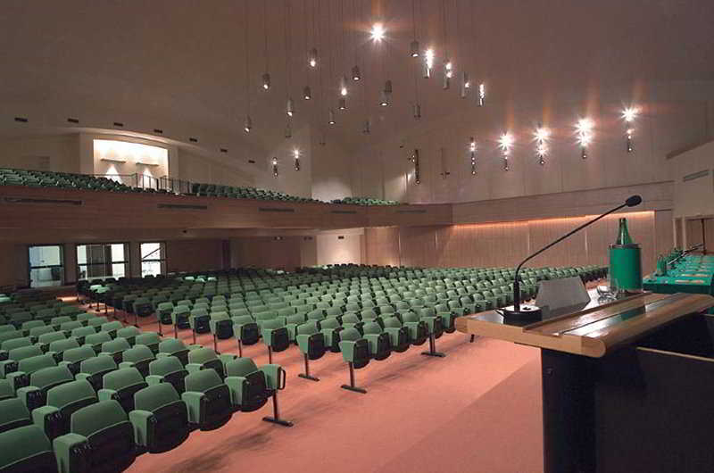 هتل The Church Village