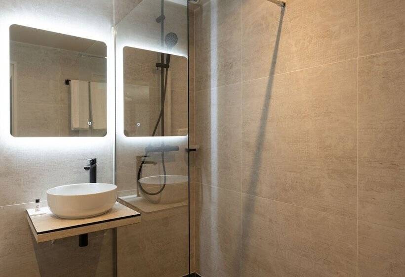 Отель The Originals Boutique, Parc Hôtel, Orléans Sud