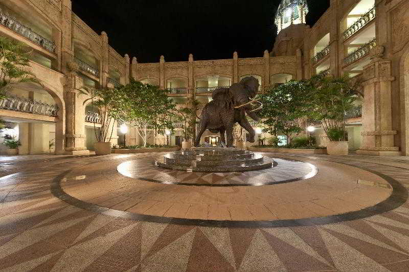 Отель The Palace