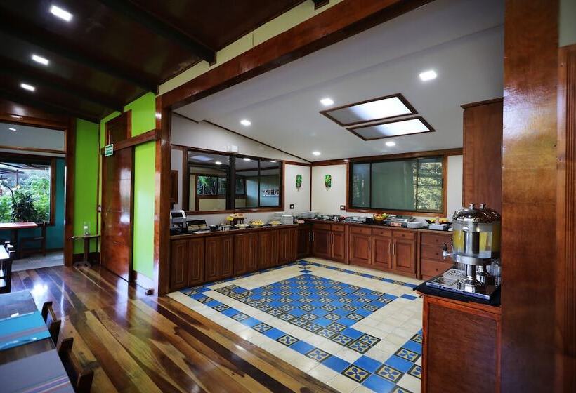 Отель Trapp Family Lodge Monteverde