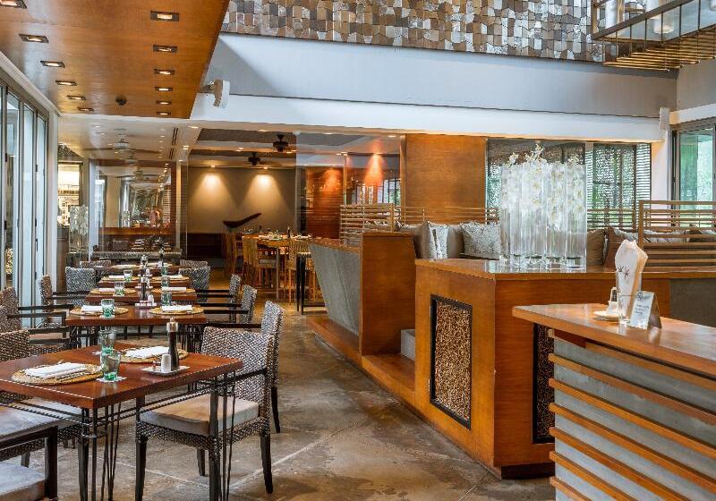 Szálloda Twinpalms Surin Phuket Resort