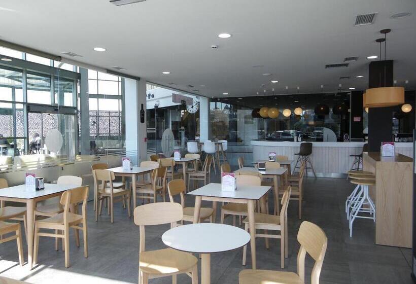 هتل Valcarce Ferrol