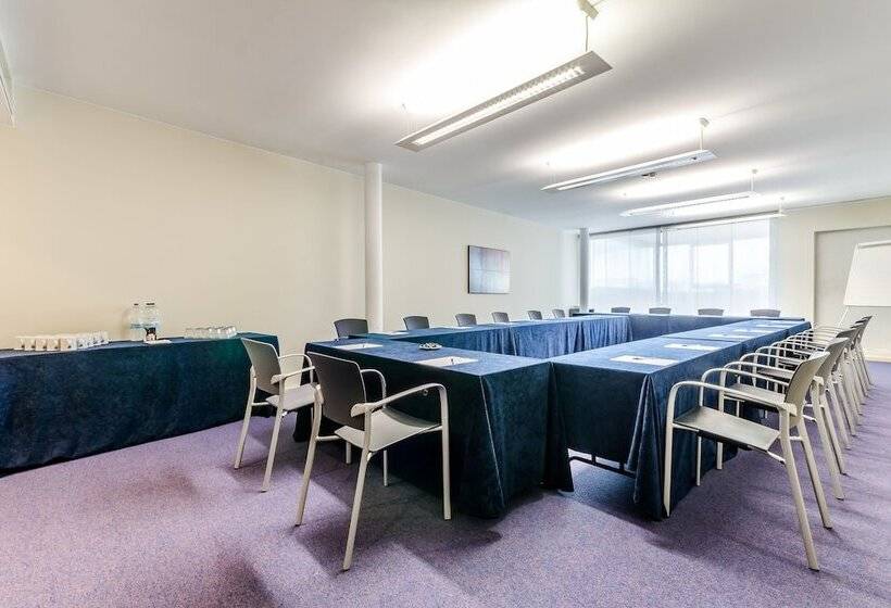 هتل Yit Ciudad De Zaragoza