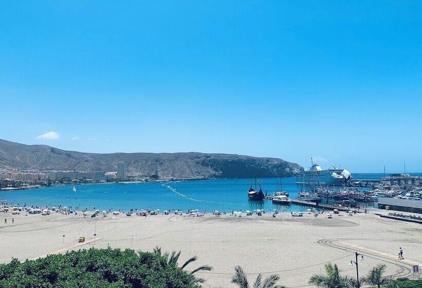 בית מלון כפרי Reveron Plaza