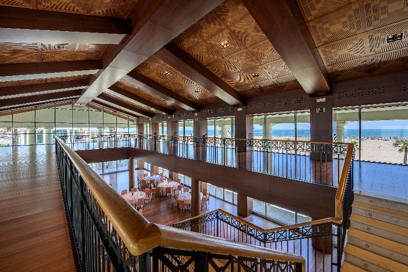 Las Arenas Balneario Resort