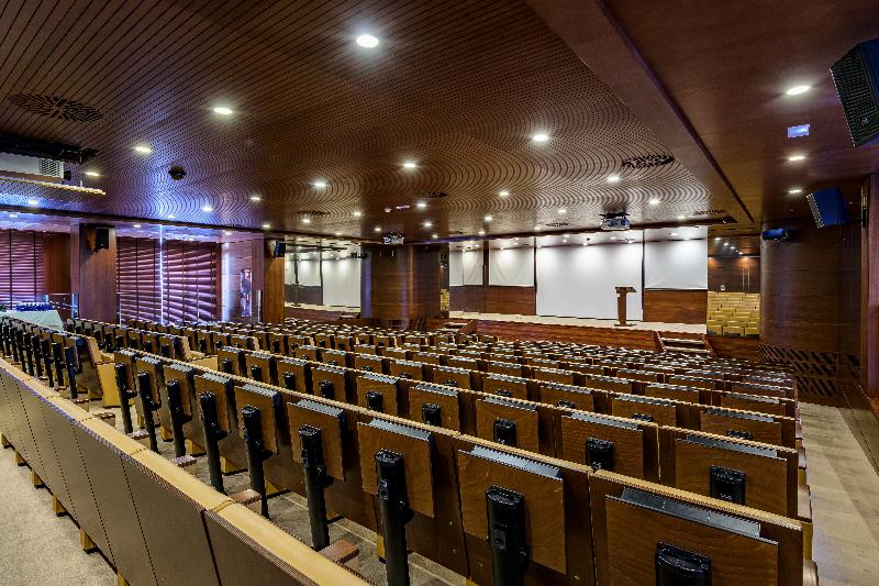 Las Arenas Balneario Resort