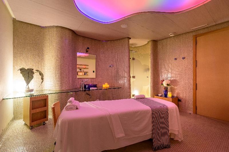 Las Arenas Balneario Resort