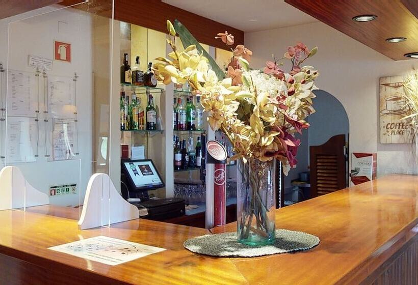 Praia Da Lota Resort - Beachfront Apartments