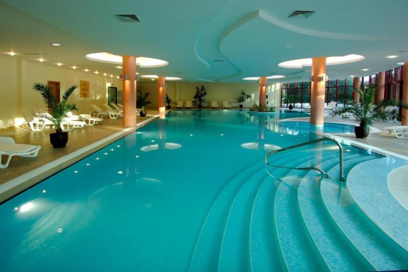 استراحتگاه Helios Spa Hotel   Children Slides, Pool, Entertainment & All Inclusive