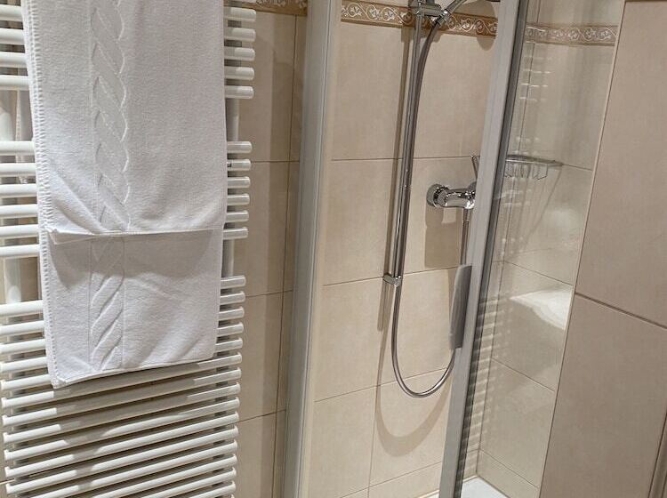 旅馆 Auberge De Dully