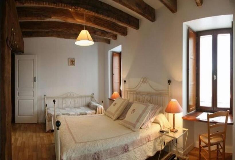 호스텔 Auberge Saint Hernin