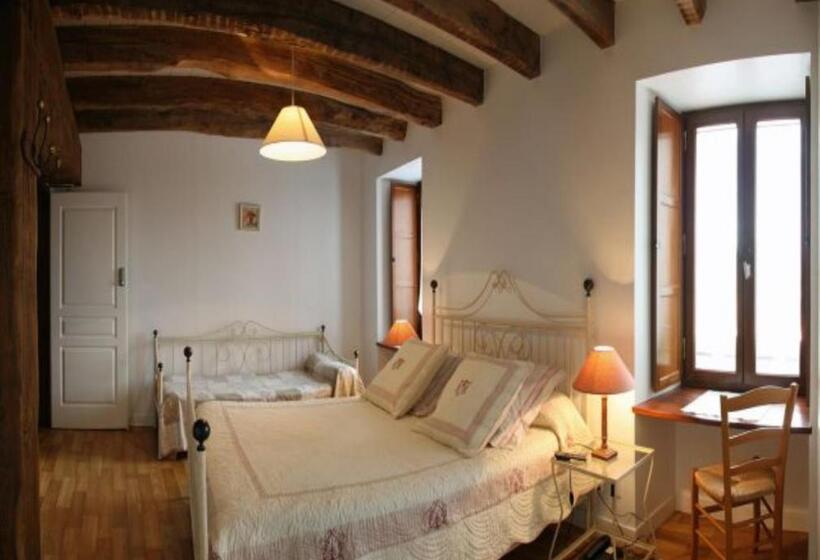 הוסטל Auberge Saint Hernin