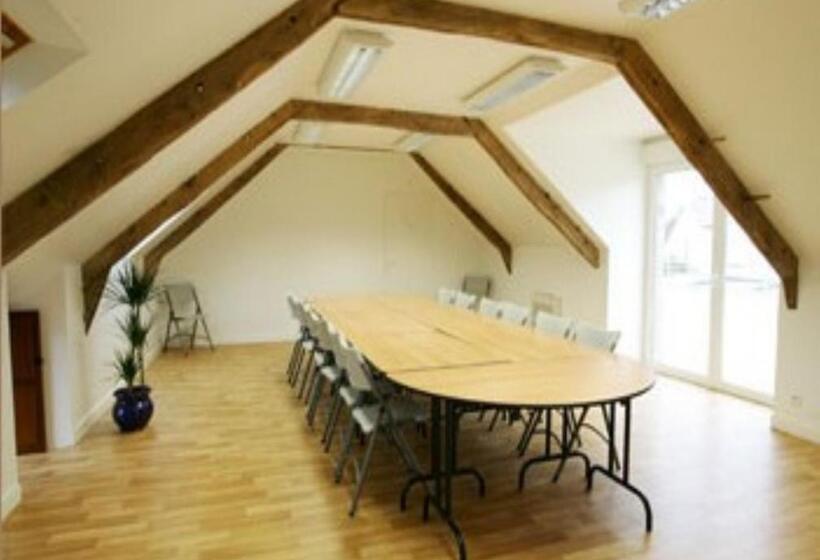 호스텔 Auberge Saint Hernin